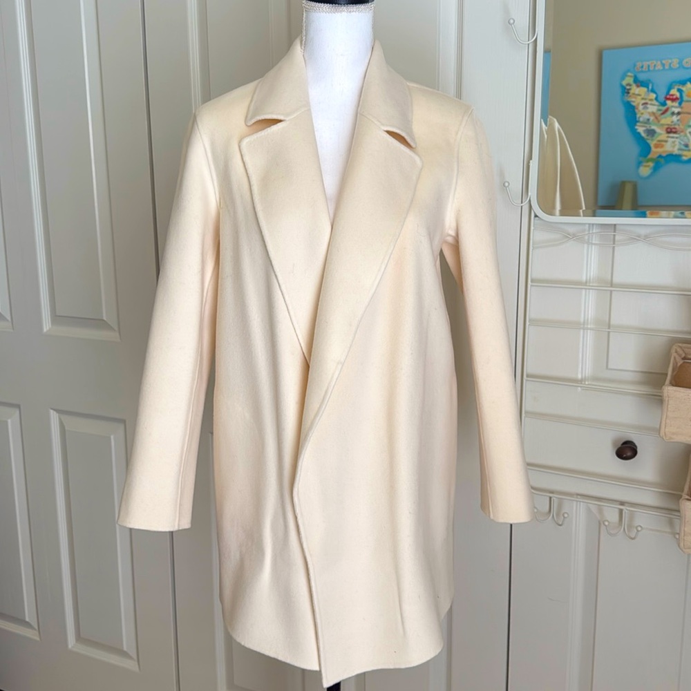 Theory ivory coat in cashmere wool blend